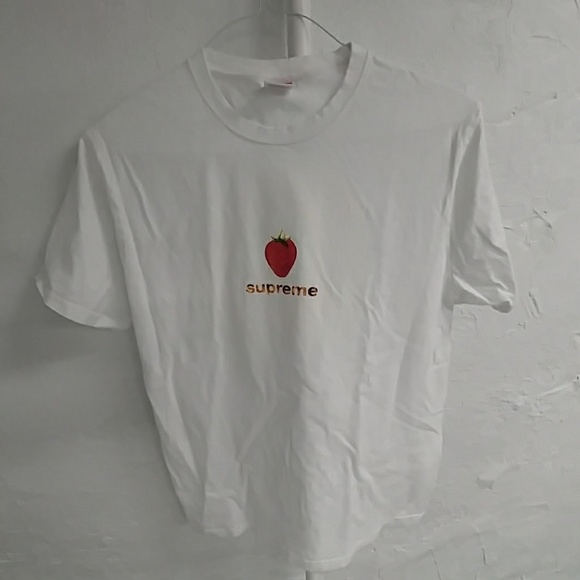 Supreme | Shirts | Supreme Berry Tshirt 